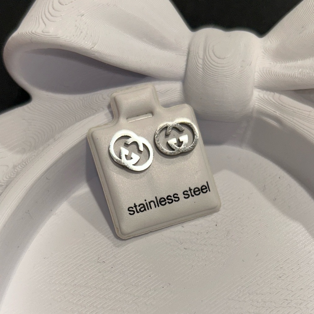 GG Silver Stainless Steel Fashion Earrings